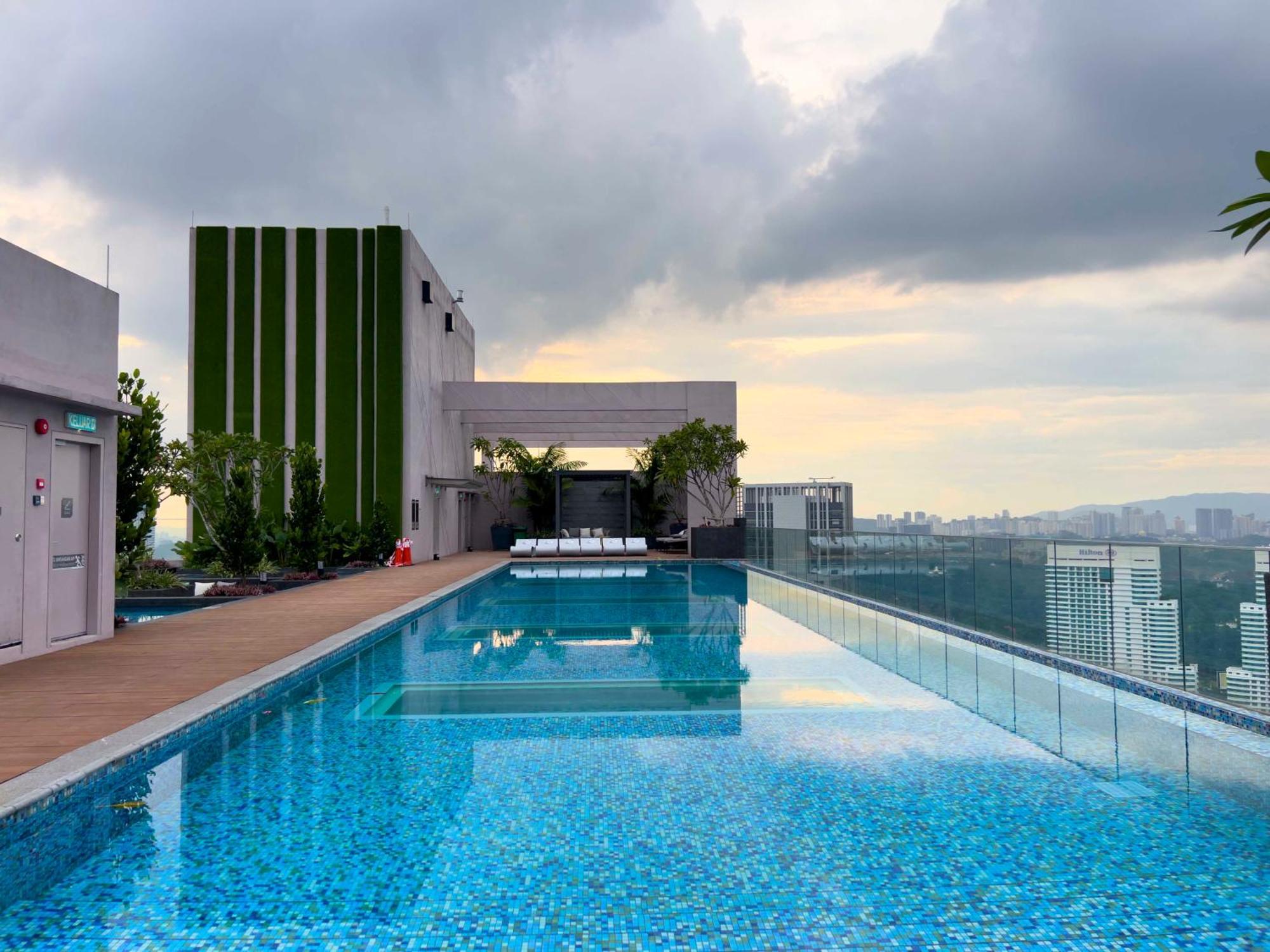 Sky Pool Suites Kl Sentral - Riveria City Kuala Lumpur Bagian luar foto