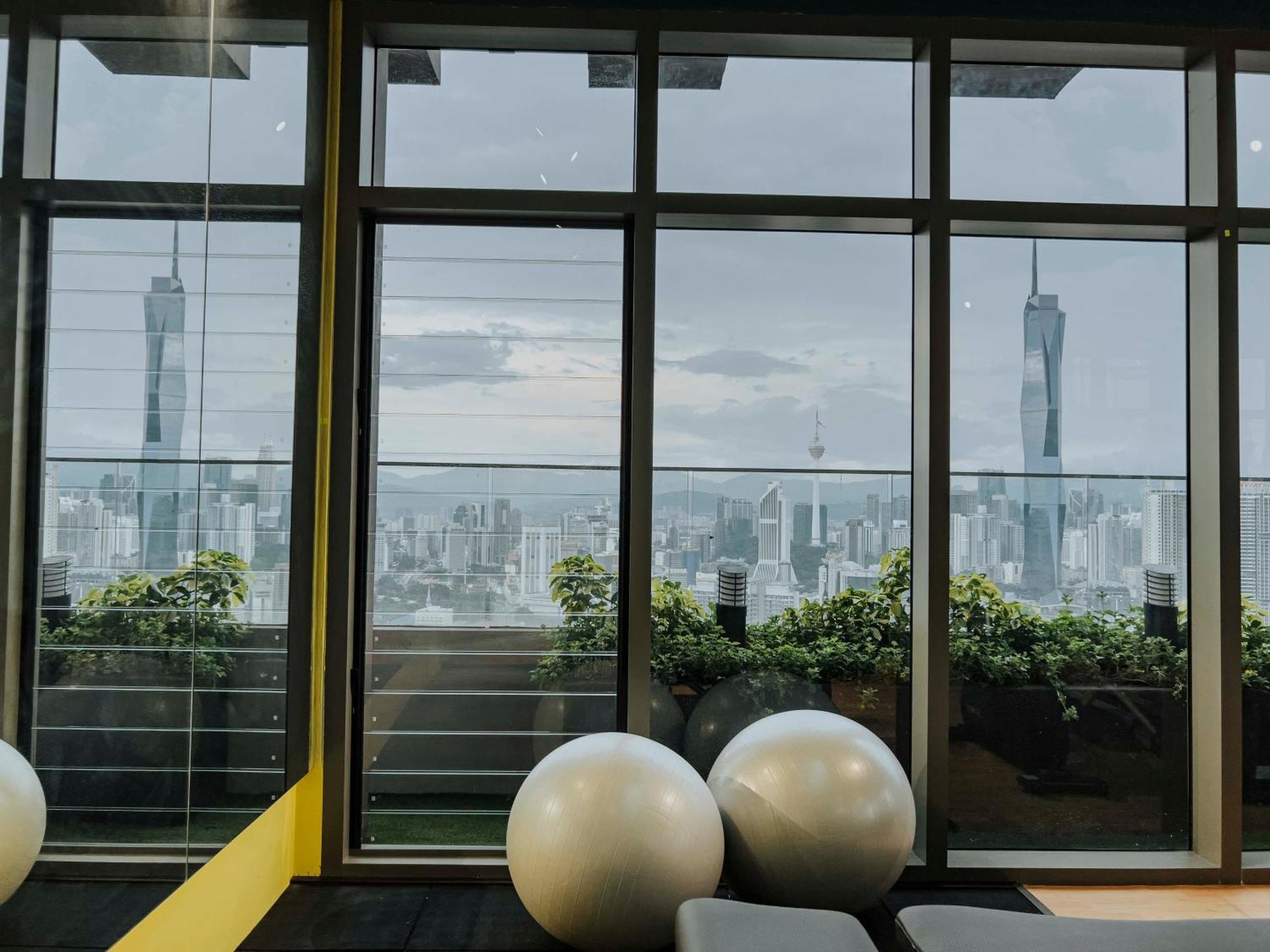 Sky Pool Suites Kl Sentral - Riveria City Kuala Lumpur Bagian luar foto