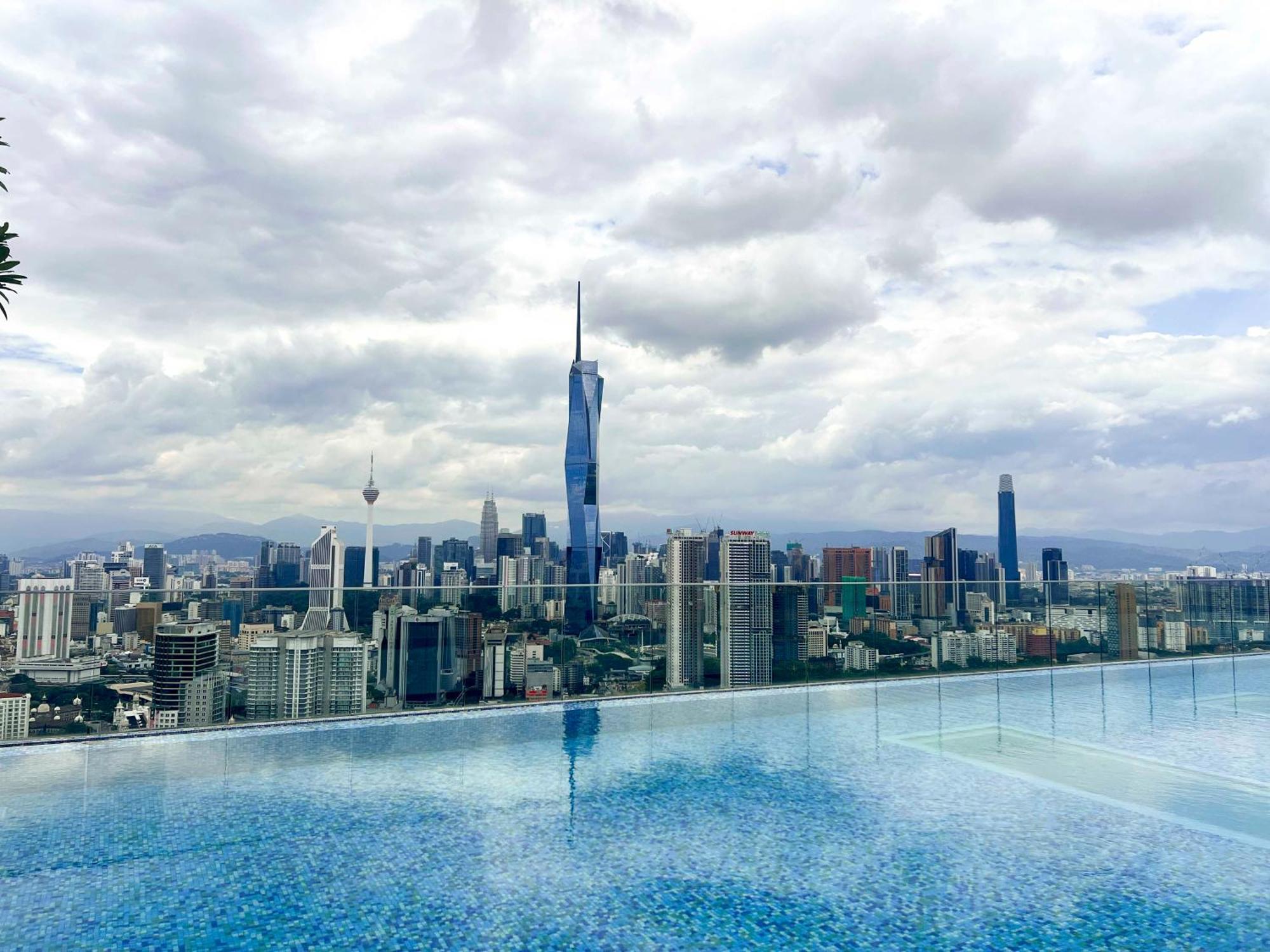 Sky Pool Suites Kl Sentral - Riveria City Kuala Lumpur Bagian luar foto
